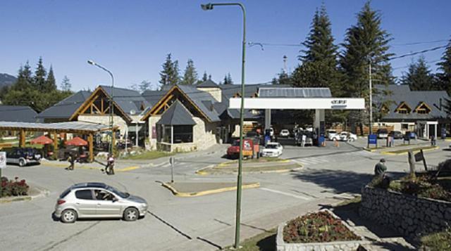 Hosteria Aca Al Sur Вилья-ла-Ангостура Экстерьер фото