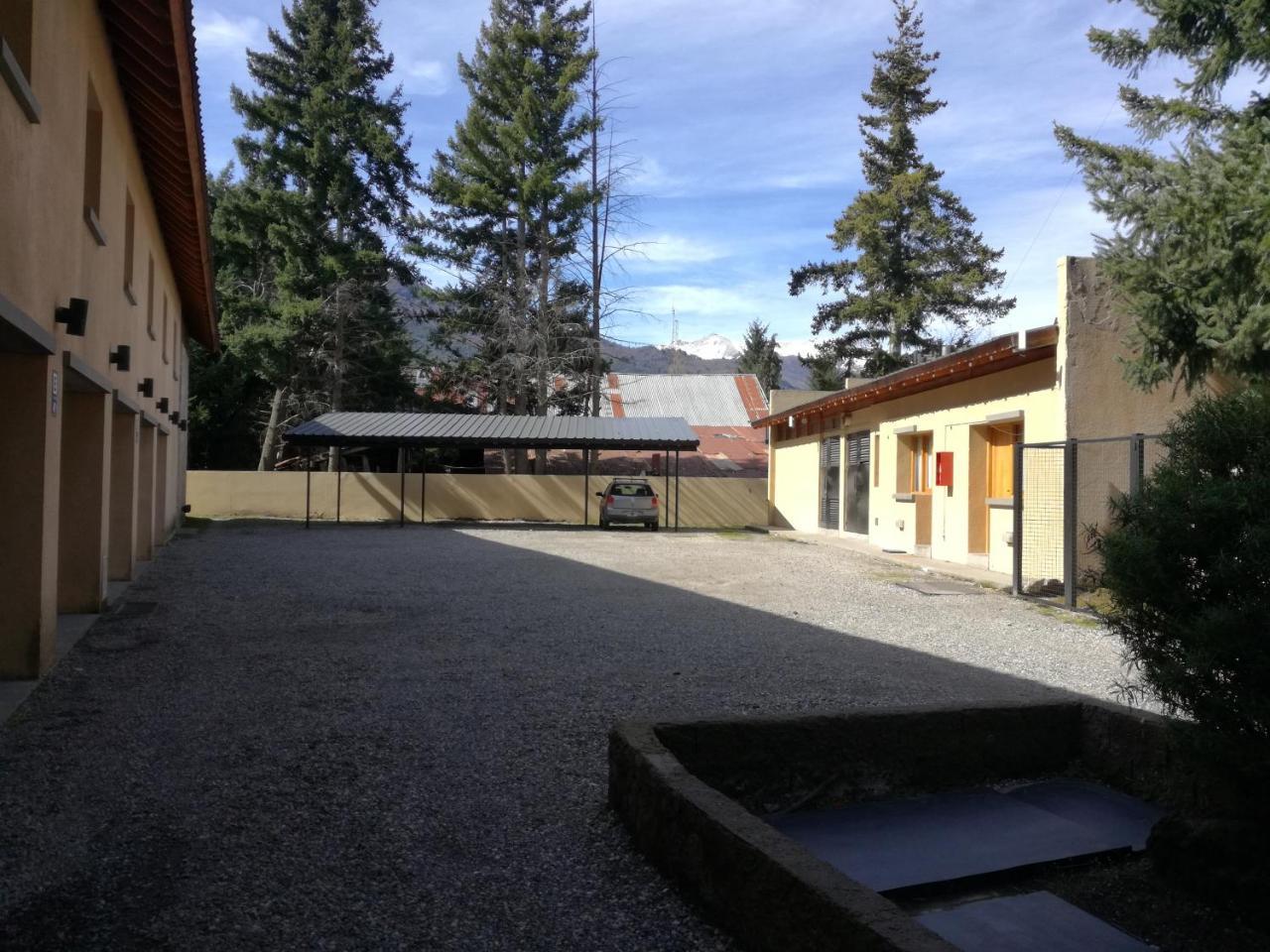 Hosteria Aca Al Sur Вилья-ла-Ангостура Экстерьер фото